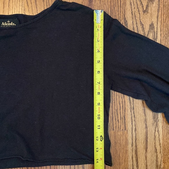 Sustainable Long sleeve black top from Afends. Size 8 - Picture 4 of 6